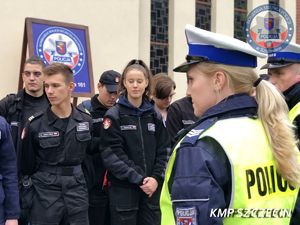 Dzisiaj 1 listopada – Dzień Wszystkich Świętych. Jest to kolejny dzień wytężonej pracy szczecińskich policjantów, którzy czuwają nad bezpieczeństwem wszystkich zmotoryzowanych i pieszych