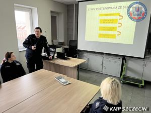 Szczecińscy maturzyści klas mundurowych z wizytą w Szkole Policji w Pile