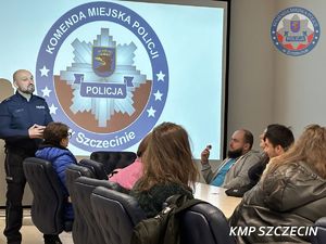 Szczecińscy studenci odwiedzili Komendę Miejską. Podczas wizyty poznali świat kryminalistyki i służby policyjnej