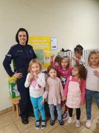 policjantka i dzieci