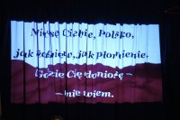 wyświetlona flaga Polski z napisem