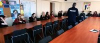 Studenci PUM podczas prezentacji zawodu policjanta w Komisariacie Policji Nad Odrą