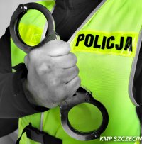 Funkcjonariusz ze Komisariatu Szczecin - Śródmieście po godzinach służby zatrzymał poszukiwanego