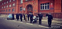 policjanci pod komenda