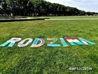 Piknik z udziałem policjantów z okazji Dnia Rodziny na Jasnych Błoniach