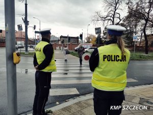 policjanci podczas akcji NURD