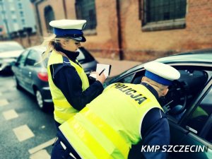 policjanci podczas akcji NURD