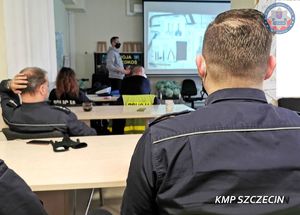 Policjanci ze szczecińskiej „drogówki” doskonalą swoją wiedzę i umiejętności