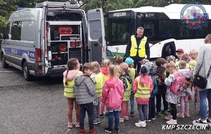 Spotkanie policjantów Ruchu Drogowego z przedszkolakami
