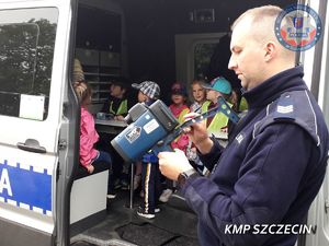 Spotkanie policjantów Ruchu Drogowego z przedszkolakami