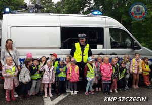 Spotkanie policjantów Ruchu Drogowego z przedszkolakami