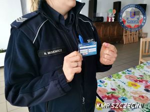 Policjanci szczecińskiej drogówki odwiedzili podopiecznych Domu Pomocy Społecznej