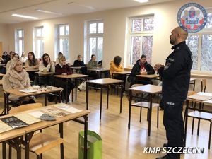 „Promocja Zawodu Policjanta” – kolejni uczniowie klas maturalnych w Szczecinie poznali kulisy służby w Policji