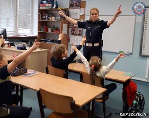 O bezpieczeństwie na drodze i nie tylko, czyli lekcje z policjantami