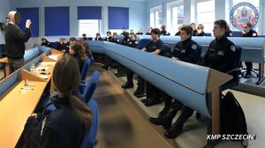 „Promocja Zawodu Policjanta” – kolejni uczniowie klas maturalnych w Szczecinie poznali kulisy służby w Policji