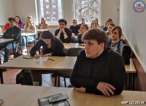 Policjanci z KMP w Szczecinie promowali swój zawód wśród studentów