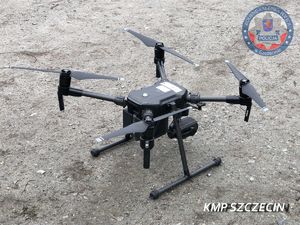 Działania „NURD” na szczecińskich drogach z policyjnym dronem