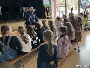 Profilaktyka z udziałem policjantów z KMP w szczecińskich szkołach