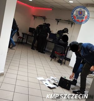 Policjanci z funkcjonariuszami KAS zlikwidowali kolejny nielegalny salon gier