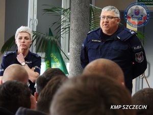 Komendant Komisariatu Policji Szczecin Pogodno zachęcał maturzystów do wstąpienia w nasze szeregi