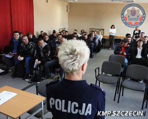 Komendant Komisariatu Policji Szczecin Pogodno zachęcał maturzystów do wstąpienia w nasze szeregi