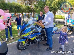 Mundurowi z Komendy Miejskiej uczestniczyli w „Święcie Rodzinki” na szczecińskich Pomorzanach