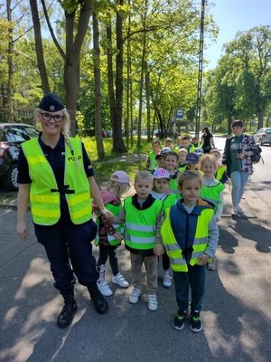 Spotkanie edukacyjne w komisariacie. Kolejna grupa przedszkolaków już wie, jak zadbać o swoje bezpieczeństwo