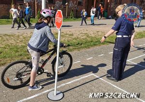 W Szczecinie pod okiem policjantów ruszyły egzaminy na kartę rowerową