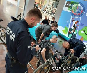 Rowerowe miasteczko ze szczecińskimi policjantami. Można było oznakować swój jednoślad