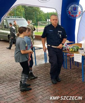 Setki serc dla Kuby Jankowskiego. Szczecińscy policjanci wsparli festyn charytatywny dla chorego syna kolegi z Wydziału Ruchu Drogowego