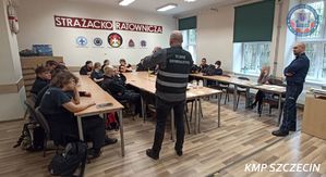 „Promocja Zawodu Policjanta” – kolejni uczniowie klas maturalnych w Szczecinie poznali kulisy służby w Policji