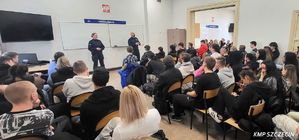 „Zostań Policjantem w Szczecinie” - funkcjonariusze promowali swój zawód wśród licealistów