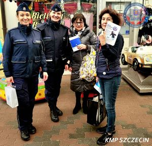 &quot;Strzeżonego sąsiad strzeże&quot; – policjanci edukują seniorów na temat bezpieczeństwa domowego