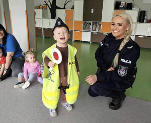 Bezpieczne maluchy – funkcjonariusze z Dąbia kontynuują spotkania edukacyjno - profilaktyczne