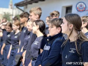 Zajęcia edukacyjne z uczniami klas mundurowych o profilu policyjnym w Szczecinie. Tym razem nad wodą