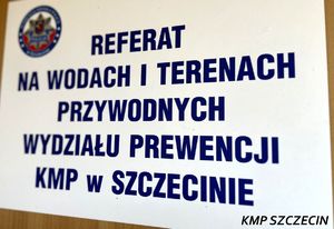 Zajęcia edukacyjne z uczniami klas mundurowych o profilu policyjnym w Szczecinie. Tym razem nad wodą