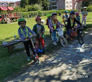 Mali mistrzowie ruchu drogowego w szczecińskim Przedszkolu nr 8