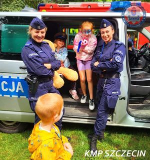 „BEZPIECZNE WAKACJE”: Trzecie święto „Pleciugi” ze szczecińską policją