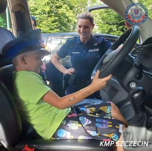 „BEZPIECZNE WAKACJE”: Trzecie święto „Pleciugi” ze szczecińską policją