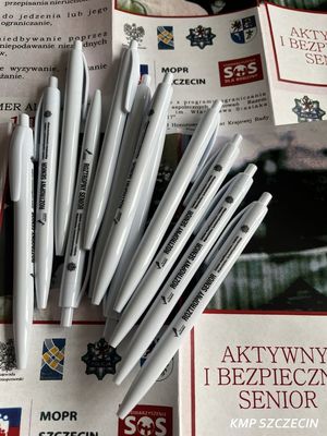 Spotkanie edukacyjne „Roztropny Senior” – policjanci ostrzegają przed oszustami