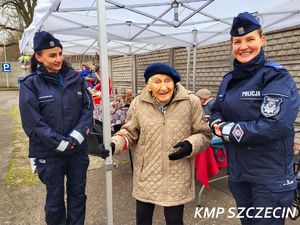 Funkcjonariusze szczecińskiej policji wspierali XIV Wielki Kiermasz Charytatywny “Paczka dla Bohatera”