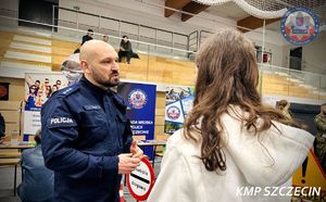 Szczecińscy Policjanci na Targach Edu Day promowali swój zawód