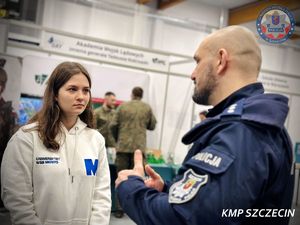 Szczecińscy Policjanci na Targach Edu Day promowali swój zawód