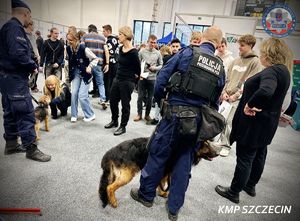 Szczecińscy Policjanci na Targach Edu Day promowali swój zawód