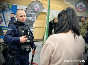 Szczecińscy Policjanci na Targach Edu Day promowali swój zawód