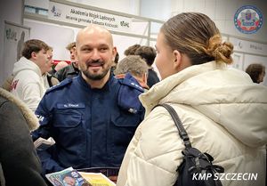 Szczecińscy Policjanci na Targach Edu Day promowali swój zawód