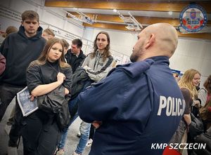 Szczecińscy Policjanci na Targach Edu Day promowali swój zawód