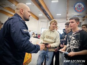 Szczecińscy Policjanci na Targach Edu Day promowali swój zawód