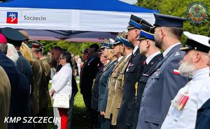 Święto Flagi w Szczecinie: Policja w hołdzie biało-czerwonej