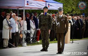 Święto Flagi w Szczecinie: Policja w hołdzie biało-czerwonej